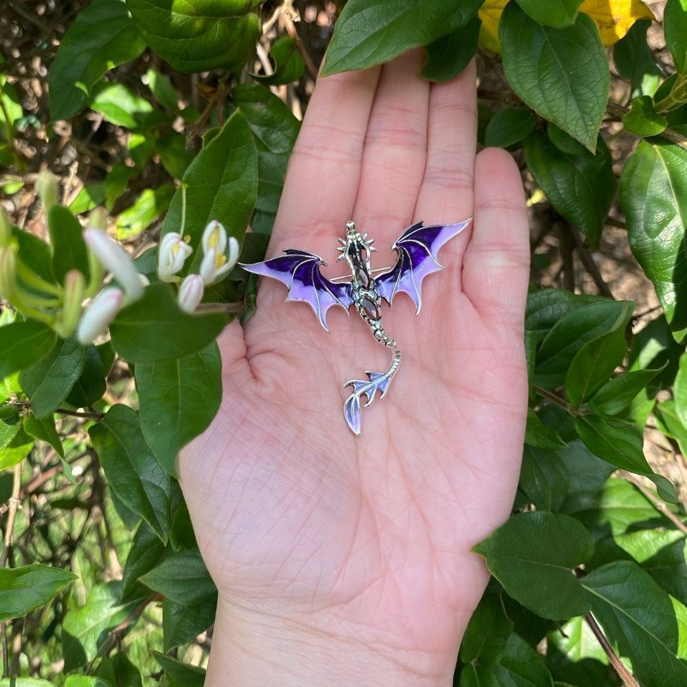 Vintage Inspired Purple Ombré and Silver Dragon Brooch Engraved Detailing - Picture 3 of 5